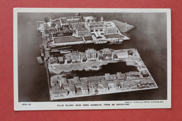 Postcard aerial view PC Ellis Island New York 1920-1940 buildings harbour archtiecture USA US United States